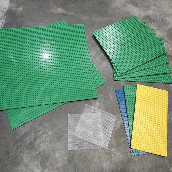 LEGO Base Plates Lot Of 11, 2-50x50, 4-32x32, 3-32x16, 2-16x16 Small To XL - Picture 1 of 9